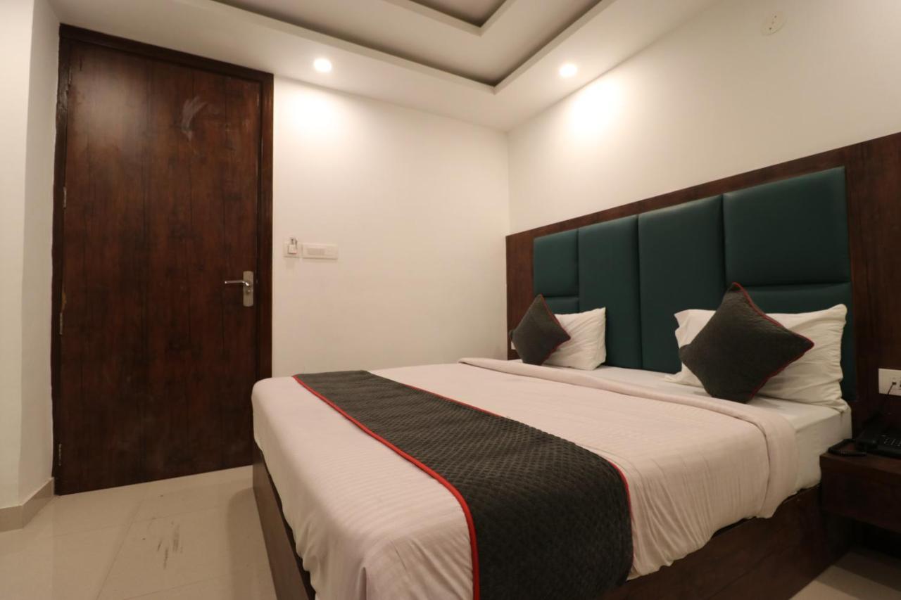 Hotel Krone A Family Hotel Near Igi Airport Delhi Nova Deli Exterior foto