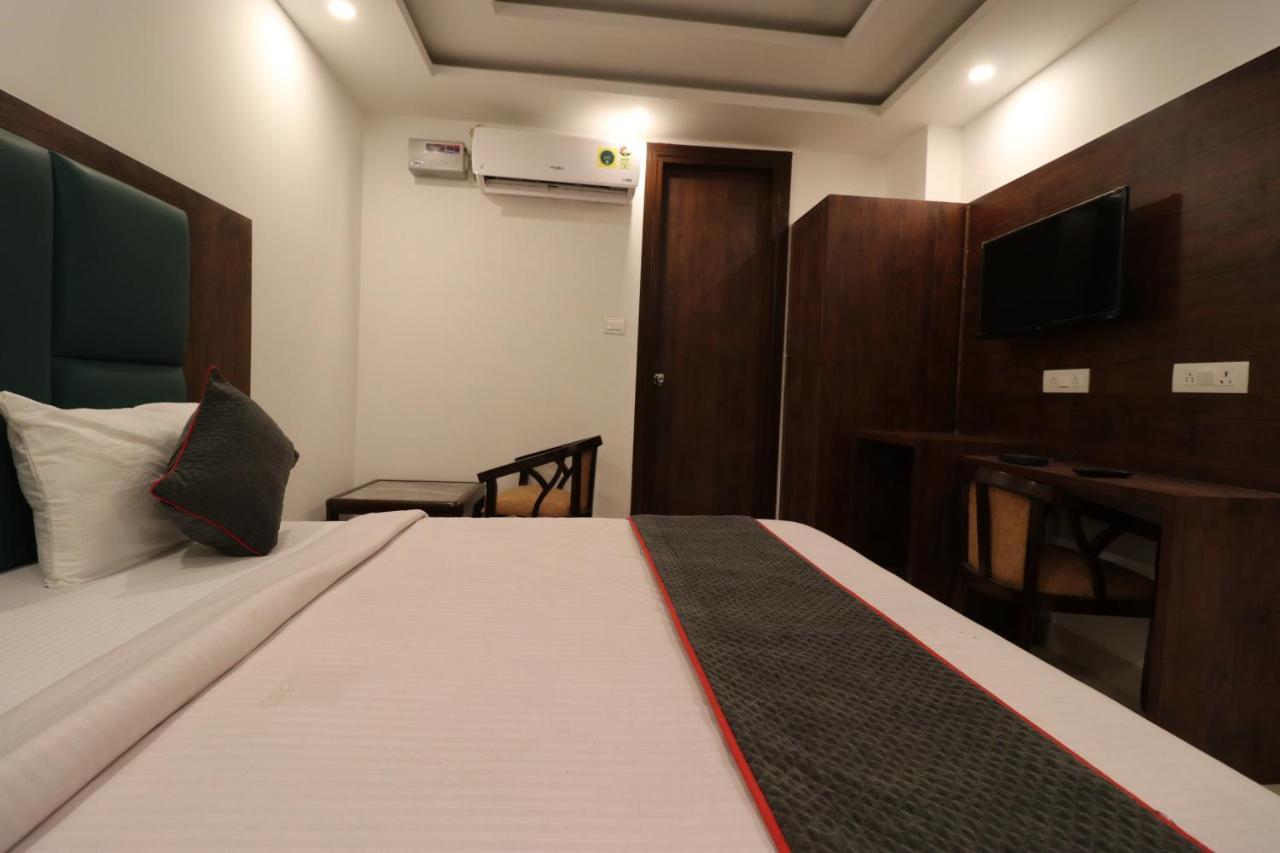 Hotel Krone A Family Hotel Near Igi Airport Delhi Nova Deli Exterior foto
